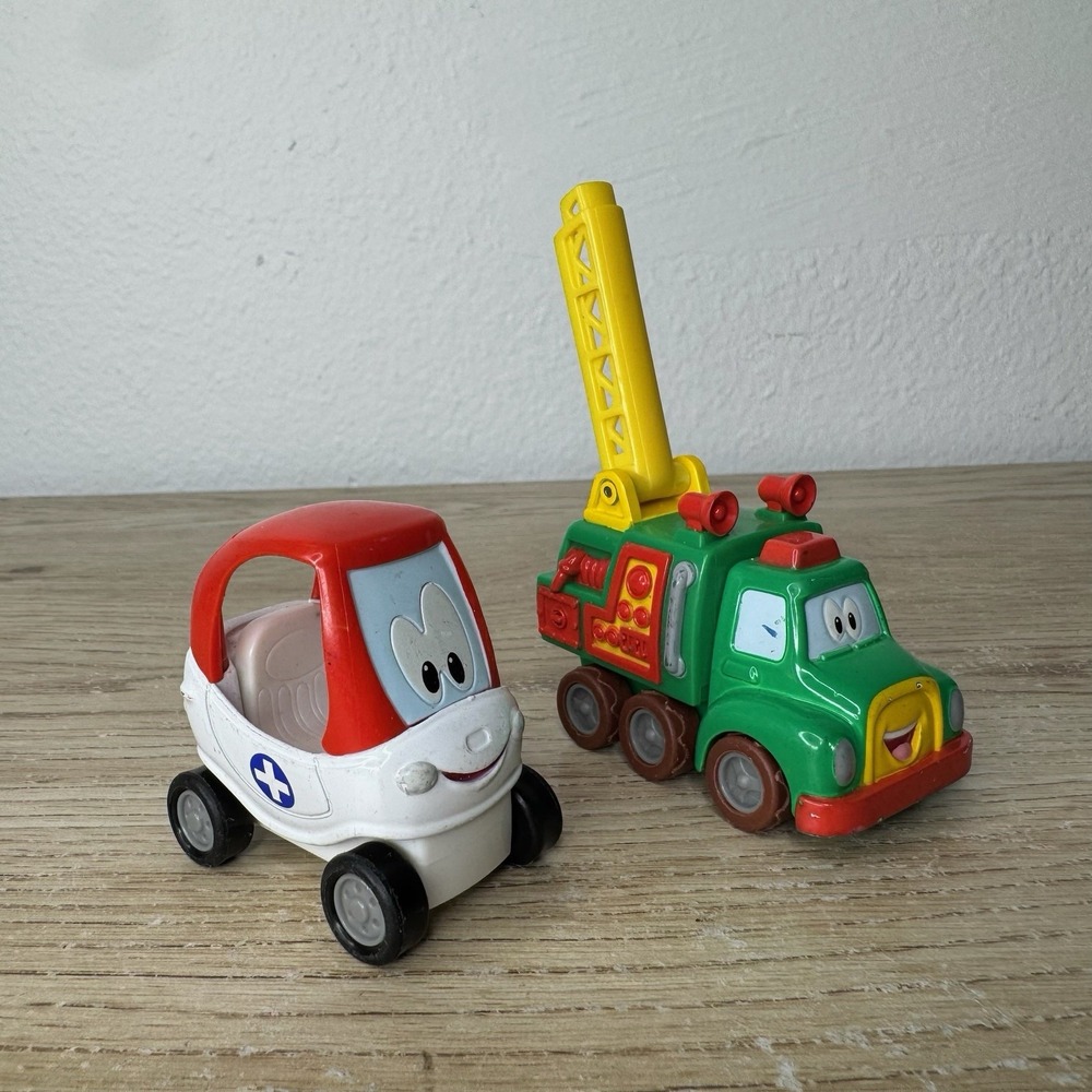 Lot Of‎ Little Tikes Diecast Ambulance Car & Green Fire Truck Engine With Ladder